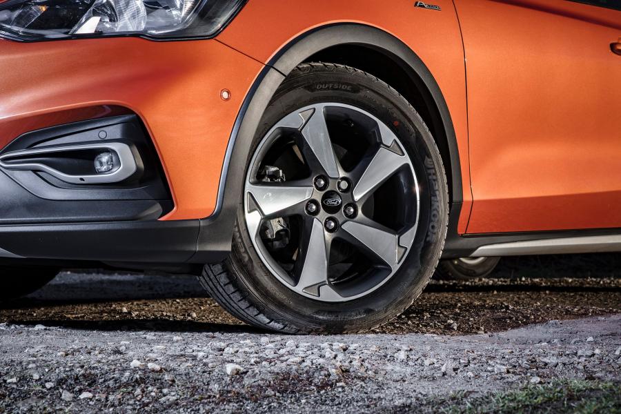 Колеса Ford Focus Active 2019 года  (UK) (фото 5 из 14)